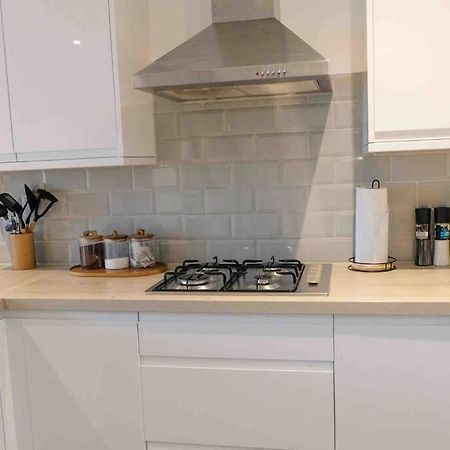 Garden Of Eden 1 Bedroom Flat In Fishponds 브리스틀 외부 사진