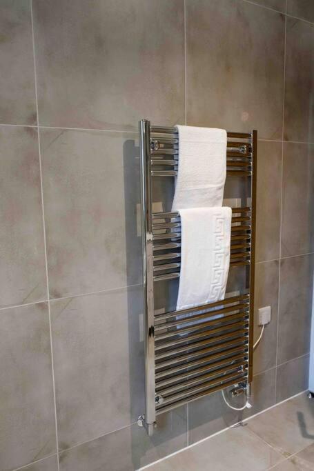 Garden Of Eden 1 Bedroom Flat In Fishponds 브리스틀 외부 사진