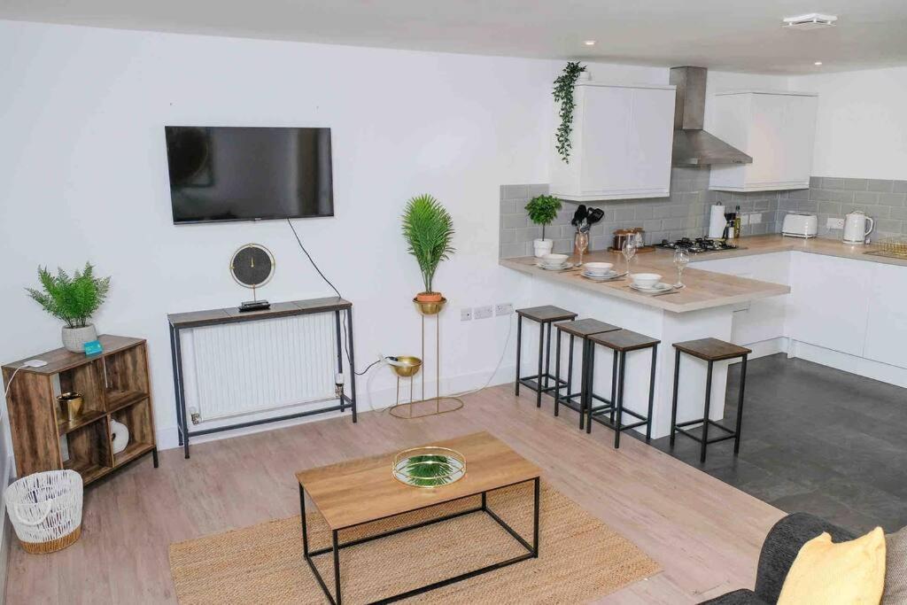 Garden Of Eden 1 Bedroom Flat In Fishponds 브리스틀 외부 사진