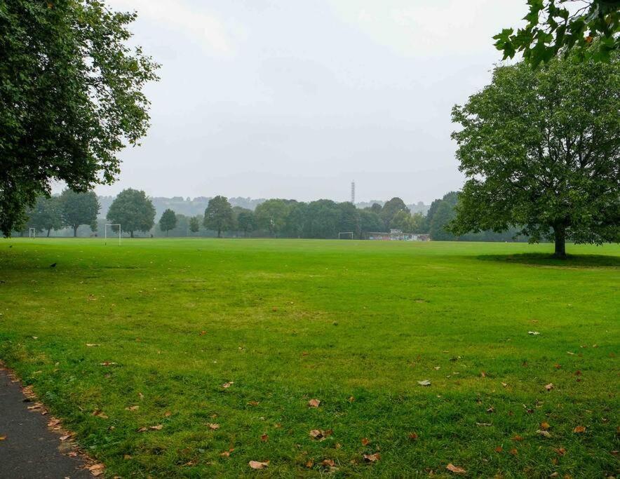 Garden Of Eden 1 Bedroom Flat In Fishponds 브리스틀 외부 사진