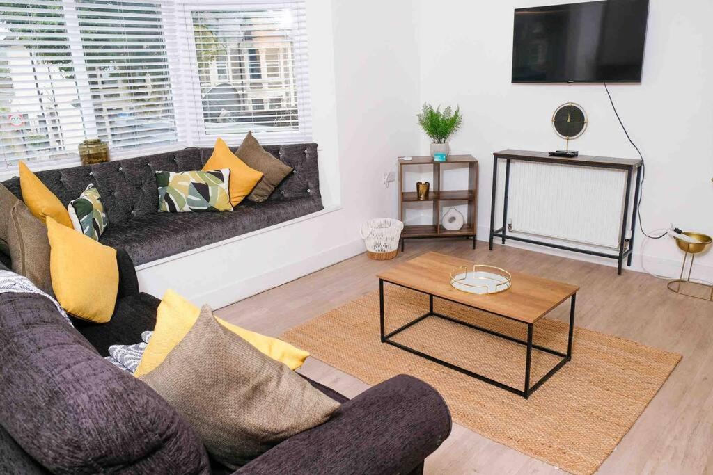 Garden Of Eden 1 Bedroom Flat In Fishponds 브리스틀 외부 사진